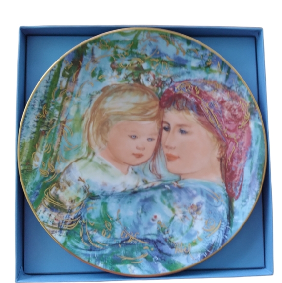 Vintage Hibel "Michelle & Anna Mother's Day Plate. - Picture 7 of 7